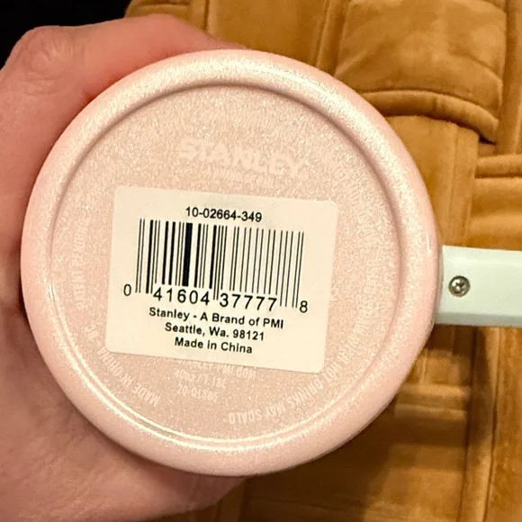 NWT Stanley 40 oz Tumbler - Picture 4 of 4